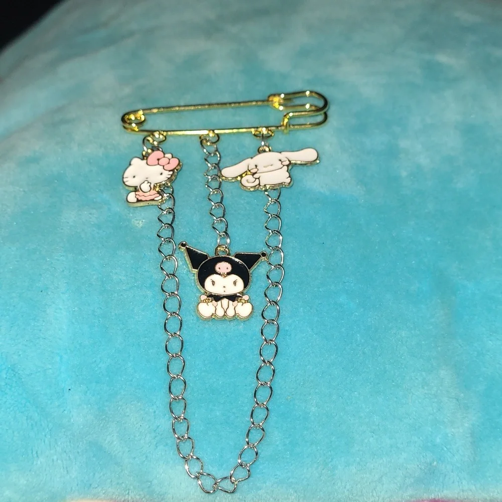 Hello Kitty Pin Brooch - Picture 5 of 6